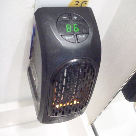Intertek Handy Heater Plug-In Heater 350 Watts Personal Compact HEAT-MC4, tested - Picture 3 of 6